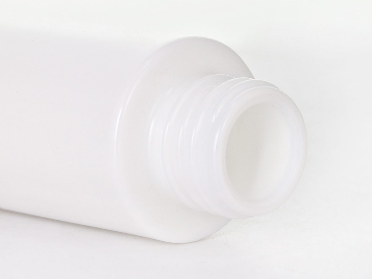 Botella de vidrio de fondo grueso de loción de hombro plana blanca de 10-50 ml