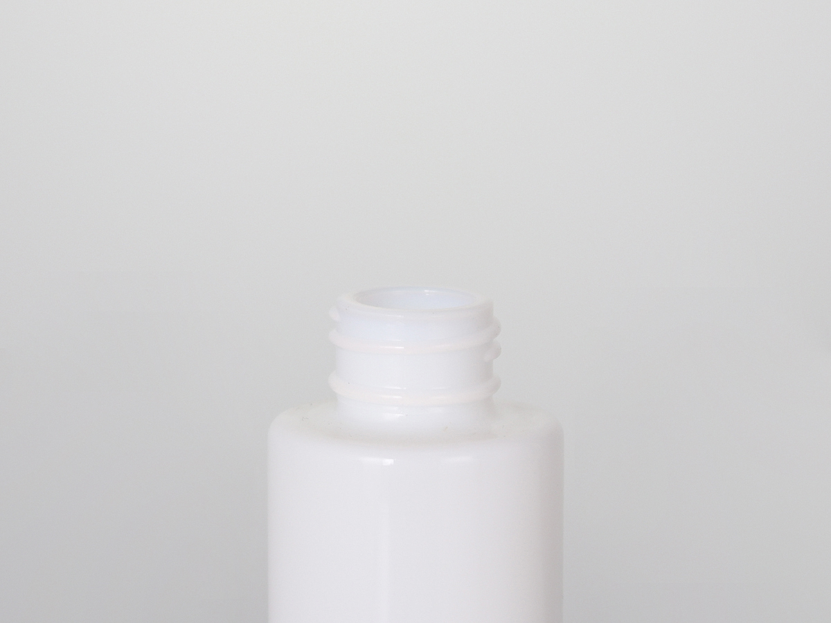 Botellas de loción redondas de hombro plano blanco y tarro de crema
